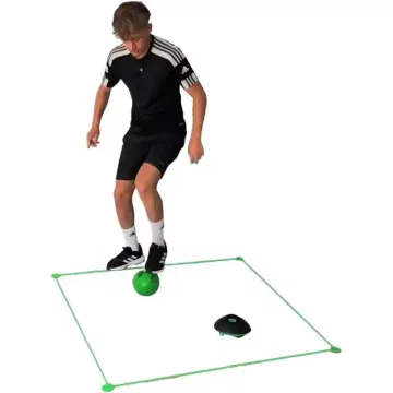 Soccer Bot interaktív fociedző robot
