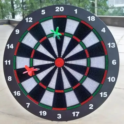 Biztonsági darts készlet nyilakkal és táblával 41,5cm