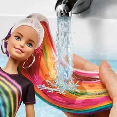 Mattel Barbie fodrász baba szivárványos, csillámos hajjal