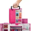 Mattel Barbie hordozható öltözőszoba ruhákkal és babával