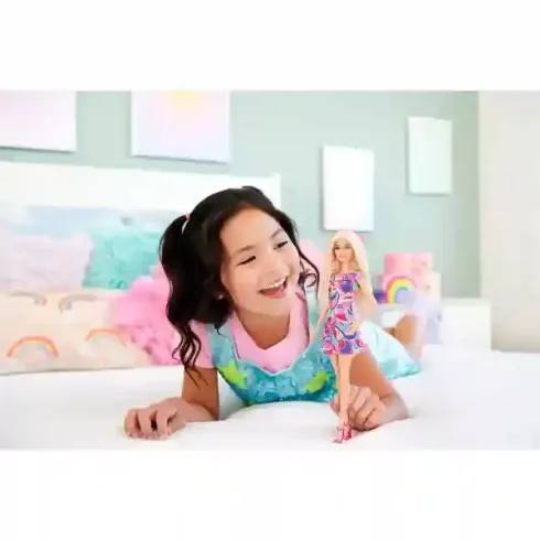 Mattel Barbie baba színes ruhában
