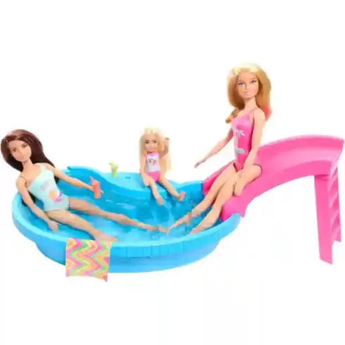 Mattel Barbie baba csúszdás medencével