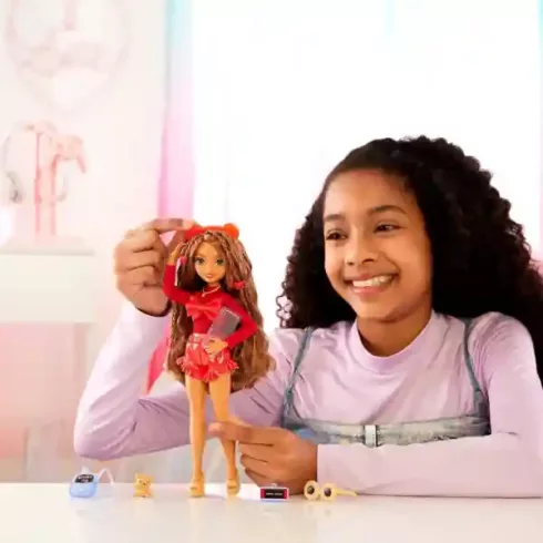 Mattel Barbie Dream Besties Teresa hajlékony divatbaba kiegészítőkkel