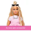 Mattel Barbie Deluxe Style baba rózsaszín ruhában