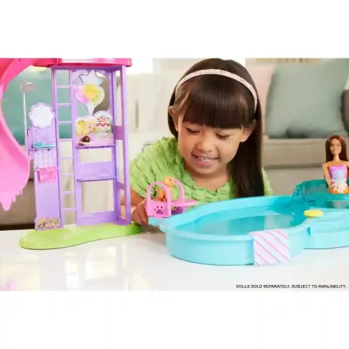 Mattel Barbie medencés buli játékszett csúszdával és 20+ kiegészítővel