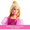 Mattel Barbie Deluxe Style baba pink fényes ruhában