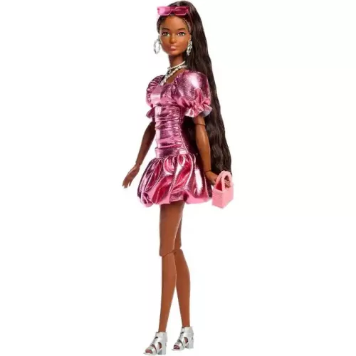Mattel Barbie Deluxe Style baba korallszínű fényes ruhában