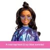 Mattel Barbie Deluxe Style baba csillogós kék ruhában