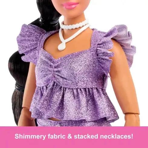 Mattel Barbie Deluxe Style baba fényes lila ruhában
