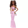Mattel Barbie Deluxe Style baba rózsa mintás rózsaszín ruhában