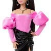 Mattel Barbie Deluxe Style baba rózsaszín-fekete ruhában