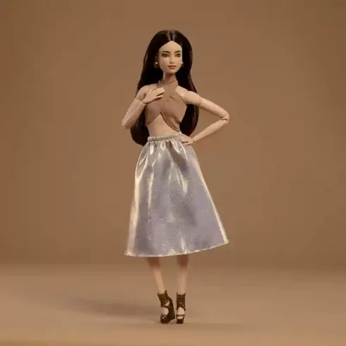 Mattel Barbie Basics Signature Model Collector divatbaba 06 keresztpántos felsőben