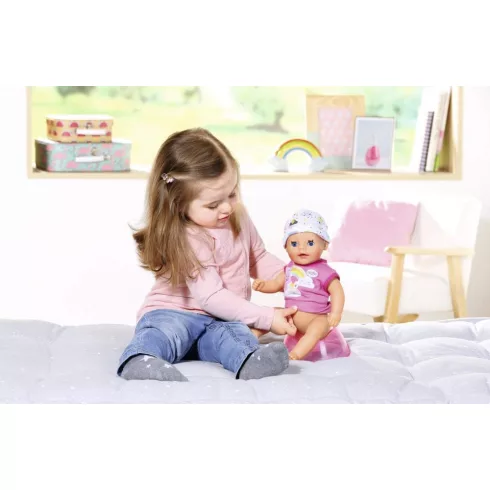 Zapf Creation Baby Born Soft Touch 7 funkciós, interaktív lány baba 36cm