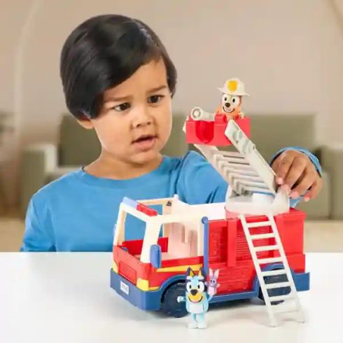 Bluey - Tűzoltóautó Bluey és Bingo figurákkal