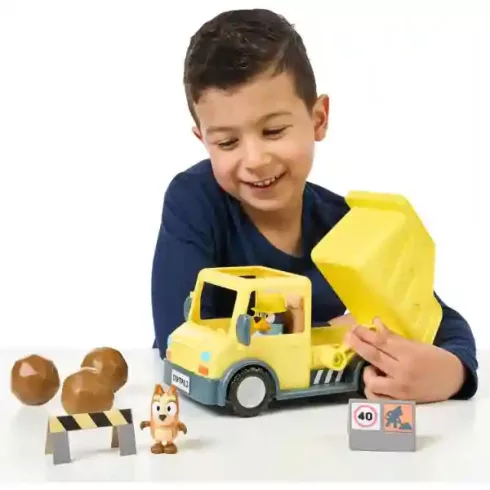 Bluey - Billenős teherautó Bluey és Bingo figurákkal