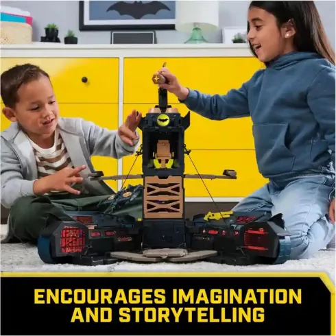 DC 2 az 1-ben interaktív átalakuló Batmobile autó vagy parancsnoki központ figurával 10cm