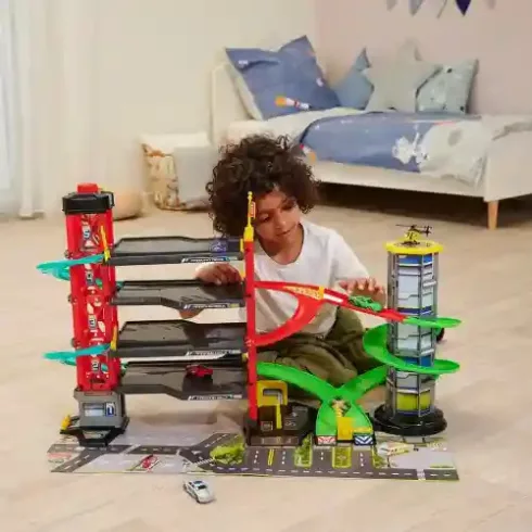 Dickie Toys óriás 4 emeletes parkolóház járművekkel, lifttel, fénnyel és hanggal (csomagolássérült)