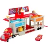 Mattel Disney Verdák: Átalakuló festőműhely színváltós Villám McQueen kisautóval és Mack kamionnal