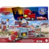 Mattel Disney Verdák: Átalakuló festőműhely színváltós Villám McQueen kisautóval és Mack kamionnal