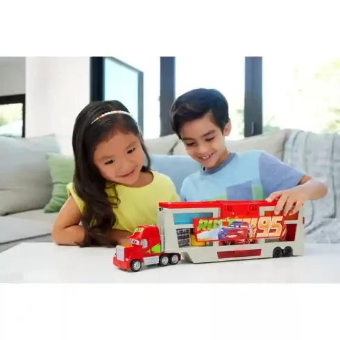 Mattel Disney Verdák: Átalakuló festőműhely színváltós Villám McQueen kisautóval és Mack kamionnal