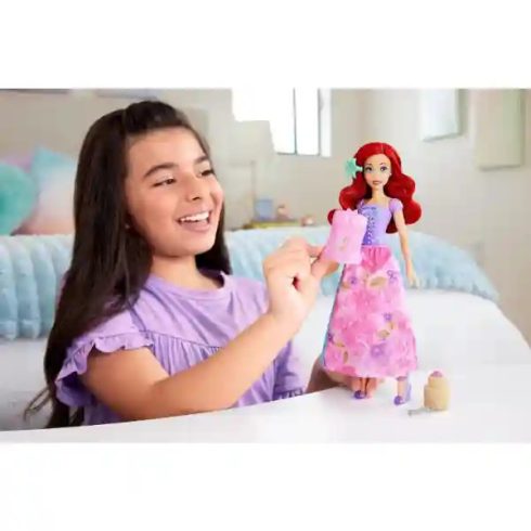 Mattel Disney Spin & Reveal A kis hableány: Ariel baba meglepetés kiegészítőkkel