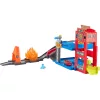 Mattel Disney Verdák: Verseny és mentőközpont Villám McQueen kisautóval