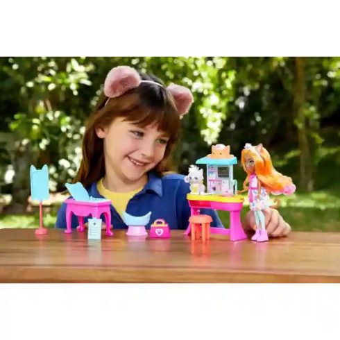 Mattel Enchantimals Dr. Carlin Cat baba állatorvosi rendelője cicákkal