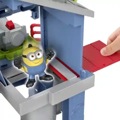 Mattel Fisher-Price Minyonok - Gru titkos rejtekhelye Otto minyon figurával és rakétával, Gru színre lép