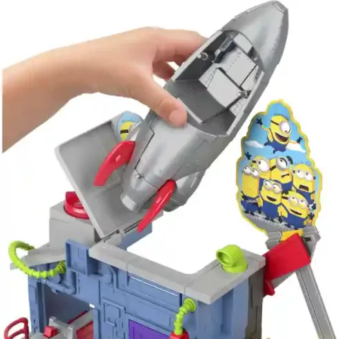 Mattel Fisher-Price Minyonok - Gru titkos rejtekhelye Otto minyon figurával és rakétával, Gru színre lép