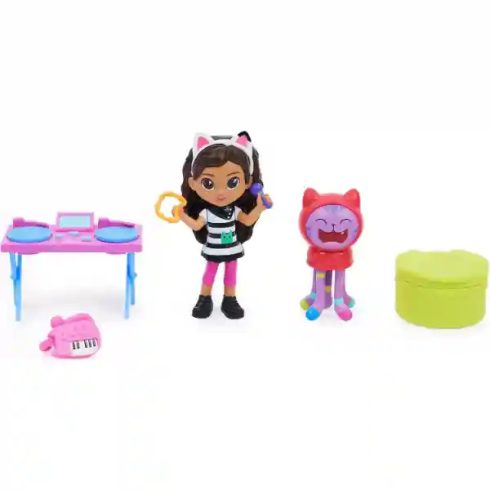 Gabi babaháza: Gabi karaoke party DJ Cicafa figurával