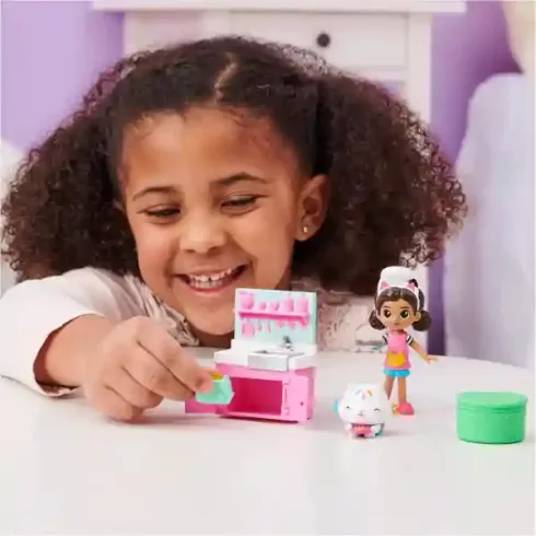 Gabi babaháza: Konyhai kalandok Gabi és Süti figurákkal, Gabby's Dollhouse