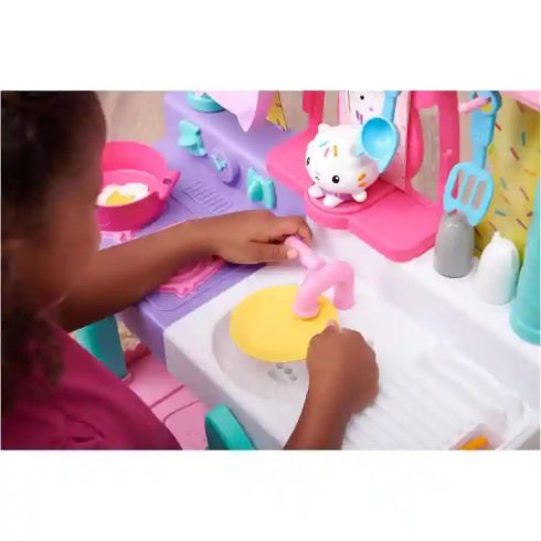 Gabi babaháza: Süti életnagyságú interaktív játékkonyhája