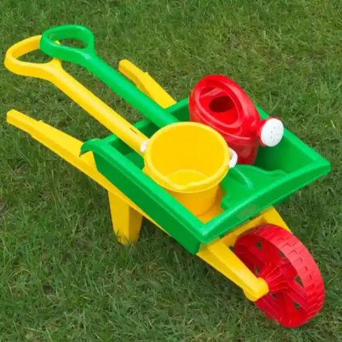 Játék talicska kerti szerszámokkal