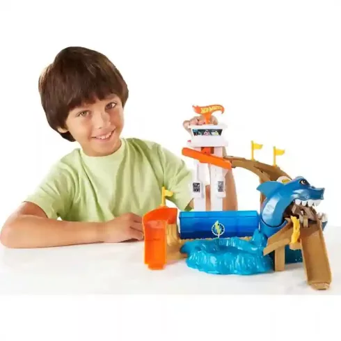 Mattel Hot Wheels cápatámadás pályakészlet színváltós kisautóval