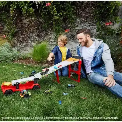 Mattel Hot Wheels Monster Trucks 2 az 1-ben pályaszett