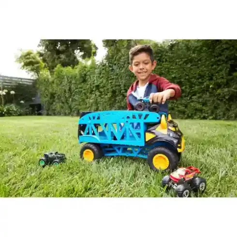 Mattel Hot Wheels Monster Trucks szállító kamion 3db autóval