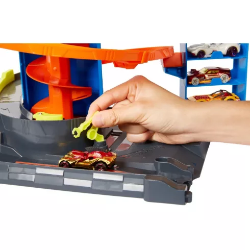 Mattel Hot Wheels GTT95 Mega garázs kisautóval
