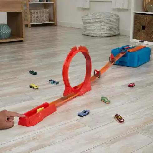Mattel Hot Wheels 4 az 1-ben kaszkadőrmutatványok a lángok között dobozban pályakészlet