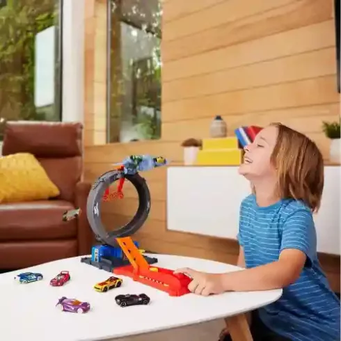 Mattel Hot Wheels denevérhurok pályakészlet kisautóval