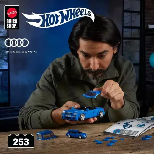 Mattel Brick Shop Hot Wheels '94 Audi Avant RS2 építőjáték kisautóval