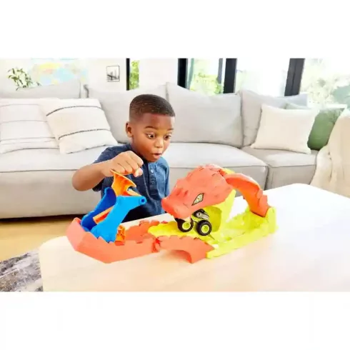 Mattel Hot Wheels Monster Trucks kígyómarás pályaszett Bone Shaker autóval