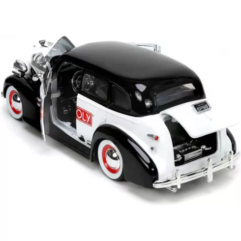 Jada Toys - Monopoly: 1939 Chevrolet Master Deluxe fém játékautó 20cm Mr. Monopoly figurával