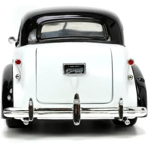 Jada Toys - Monopoly: 1939 Chevrolet Master Deluxe fém játékautó 20cm Mr. Monopoly figurával