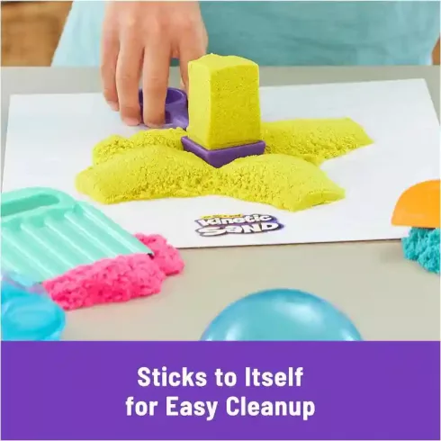 Kinetic Sand - Színes kinetikus homok szett 10 eszközzel