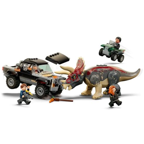 Lego Jurassic World 76950 Triceratops támadása a teherautó ellen