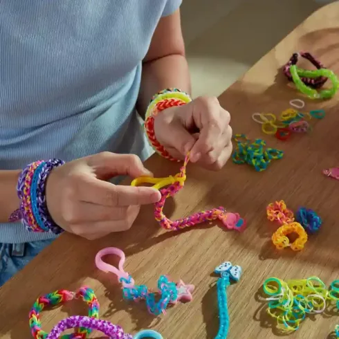 Loom 8000 darabos karkötő készítő készlet hordozható dobozban