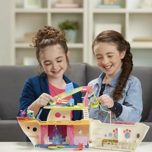 Hasbro Littlest Pet Shop LPS C1159 - Szétnyitható hajó figurákkal