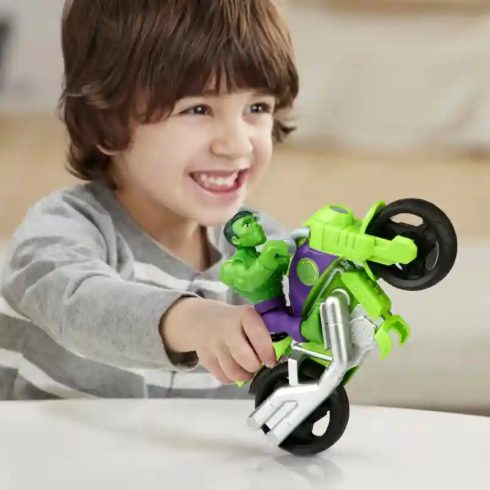 Hasbro Marvel Super Hero Adventures járművek Pókember és Hulk figurákkal 13cm