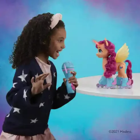 Hasbro Én kicsi pónim - Interaktív távirányítós RC görkoris Sunny Starscout póni, My Little Pony
