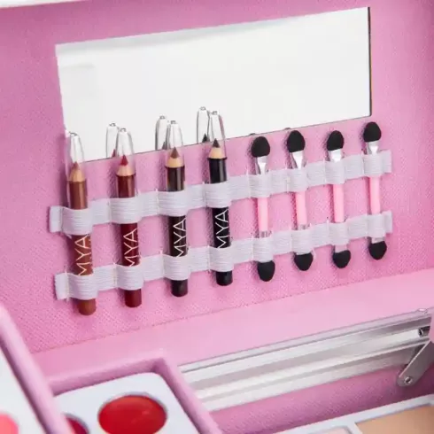 MYA Cosmetics sminkkészlet hordozható kofferben